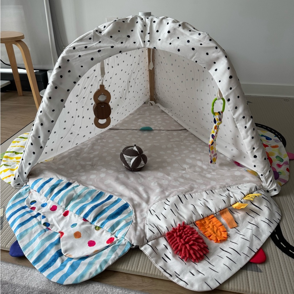 LOVEVERY | The Play Gym